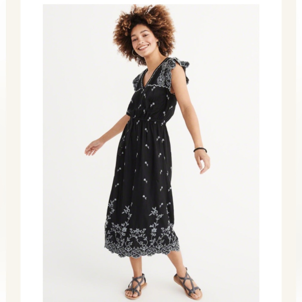 Abercrombie & Fitch Floral Embroidered Black & White V-Neck Midi Dress Sz Large